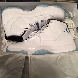 Jordan 11 Legend Blues